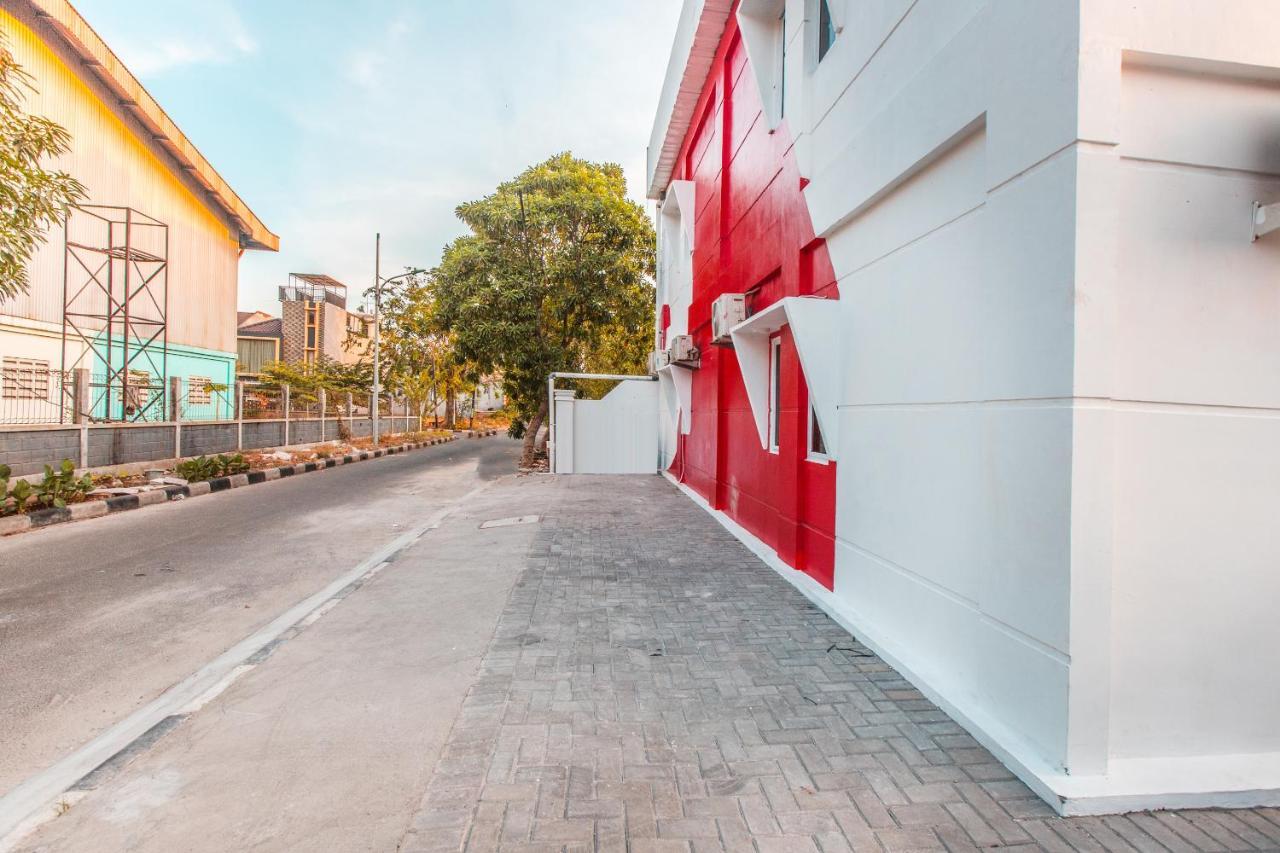 Oyo 907 Wisma Cakung Джакарта Екстер'єр фото